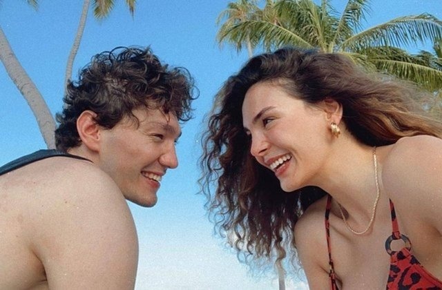 Tatil sezonunu açan ünlüler