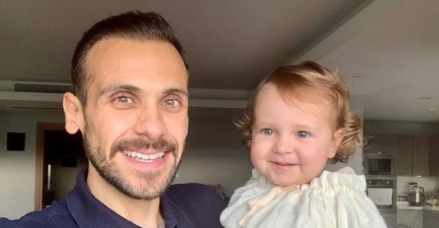 Kızı babası Şener Şen'in birebir kopyası...