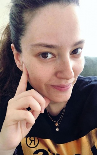 Ünlü isimlerin makyajsız halleri