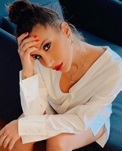 Ünlü güzel bikini sezonunu açtı