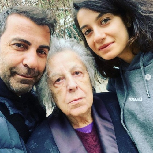 Ünlü İsimlerin Anneler Günü Mesajları