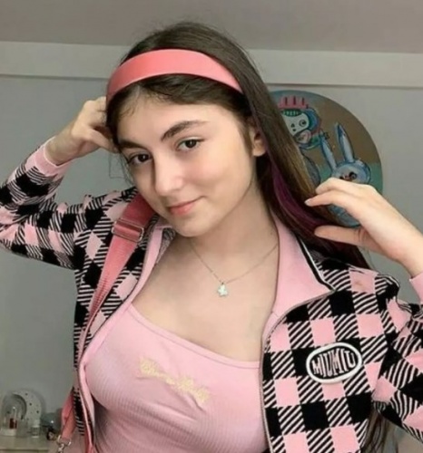 Ayça Tilki ablasının izinden yürüyor!