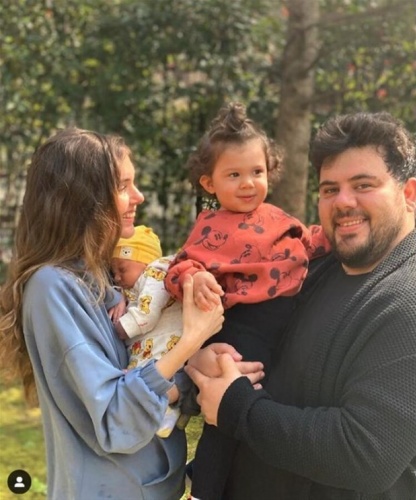 Berfu Yenenler'in bikinili pozuna Eser'den olay bakış!