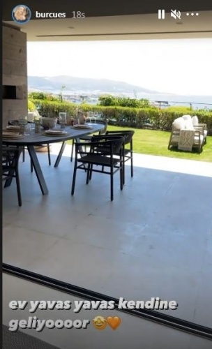 Burcu Esmersoy’un deniz manzaralı evini gören büyülendi!