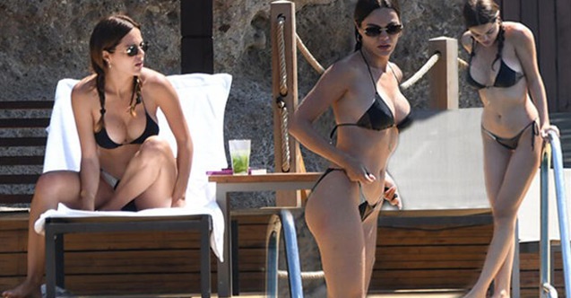 Ünlü güzelin tatil pozları