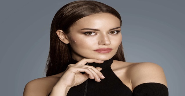 Fahriye Evcen kurtlarla poz verdi!