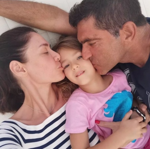 Nefise Karatay'ın kızı Maya annesinin kopyası!