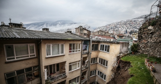 Bursa'da meydana gelen heyelan nedeniyle 7 bina boşaltıldı
