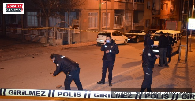 Malatya'da bir şahıs, husumetlisine cadde ortasında kurşun yağdırdı: 1 yaralı