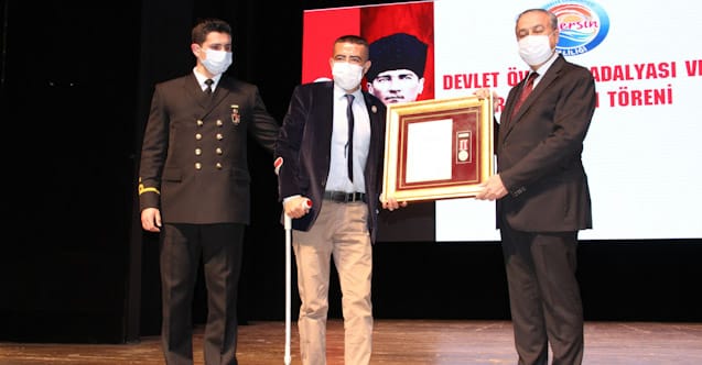 Mersin’de 5 şehit ailesi ile 6 gaziye ‘Devlet Övünç Madalyası’ verildi