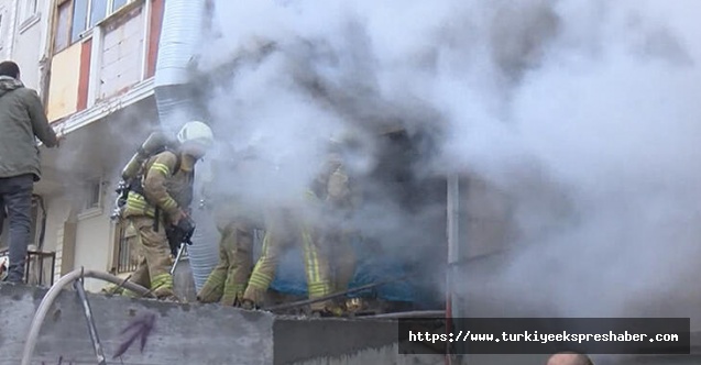Arnavutköy'de meydana gelen yangından 3 kişinin cansız bedeni çıkartıldı