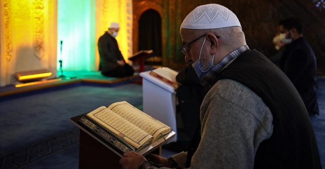 Camiler ramazanda yeniden mukabele halkalarıyla buluştu