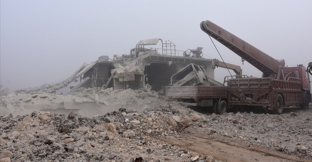 Esed rejimi Suriye'deki iç savaşta 81 bin 916 kez varil bombası kullandı