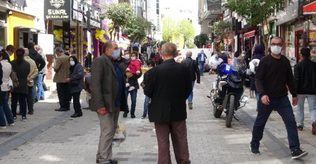 Kırklareli'de 17 günlük tam kapanma öncesi alışveriş çılgınlığı