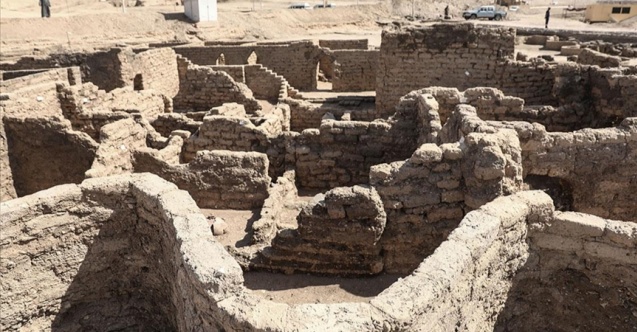 Mısır'da keşfedilen 3 bin yıllık Aton'un Işıltısı dünyaya tanıtıldı