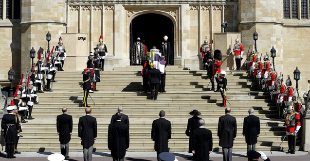 Prens Philip son yolculuğuna uğurlandı