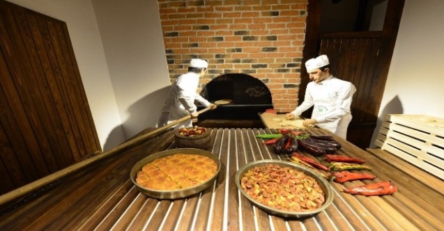 Yöresel yemekler heykele dönüştü