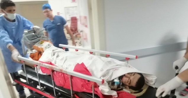 Otomobilin çarptığı motosiklet sürücüsü ağır yaralandı