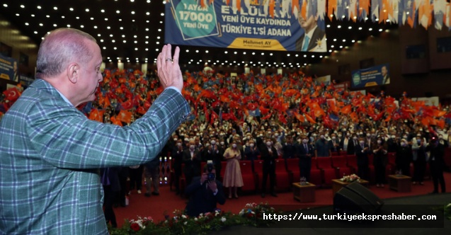 Erdoğan: “Kefenimizi giyerek çıktığımız bu yolda alnımız ak başımız dimdik yürüyoruz”