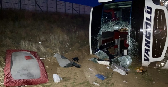 Otobüs devrildi; Yaralılar var