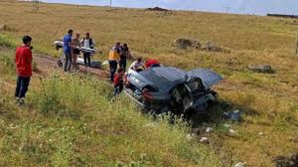 Şarampole yuvarlandı, 5 kişi yaralandı