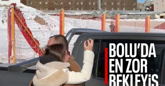 Bolu Kartalkaya'da yanan otelin önünde acı bekleyiş