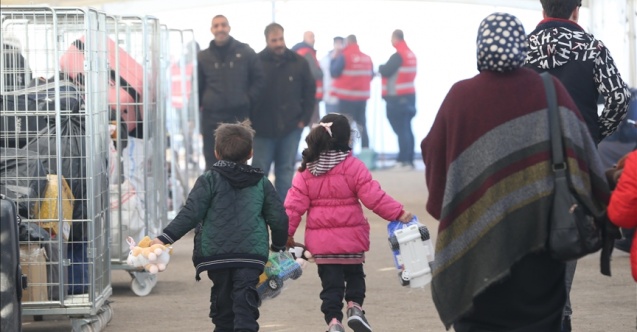 Yerlikaya: 9 Aralık'tan bu yana 81 bin 576 Suriyeli ülkesine döndü