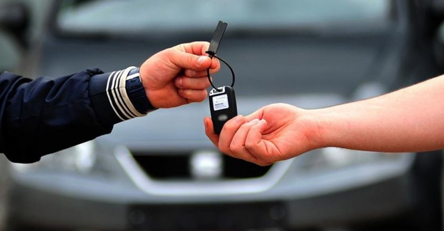 Araç satarken bu tuzağa düşmeyin: Tek tuşla paranız çalınabilir!