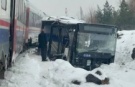 Diyarbakır’da belediye otobüsü trenle çarpıştı