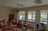 BAĞLAR BELEDİYESİ’NDEN DEPREMZEDE ÇOCUKLARA ÖZEL OKULLARI ARATMAYAN KOŞULLARDA KUR’ANI KERİM KURSU