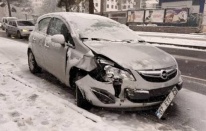 Diyarbakır’da kar yağışı hayatı felç etti: Trafik durma noktasına geldi