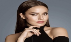 Fahriye Evcen kurtlarla poz verdi!