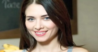 Nefise Karatay'ın kızı Maya annesinin kopyası!