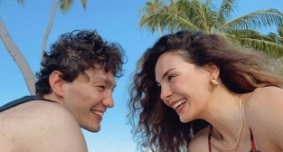 Tatil sezonunu açan ünlüler