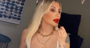 Ünlü güzel bikini sezonunu açtı