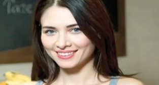 Nefise Karatay'ın kızı Maya annesinin kopyası!