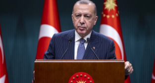 ANKARA - Cumhurbaşkanı Erdoğan: '' Emeklilerimizin temmuz ayı aylıkları ile bayram ikramiyelerini Kurban Bayramı öncesinde ödeyeceğiz''