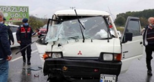 D-650 karayolunda zincirleme kaza: 3 yaralı