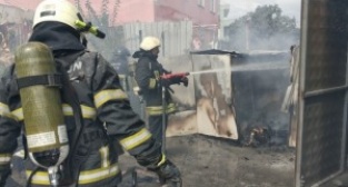 Hamburger imalathanesinde yangın