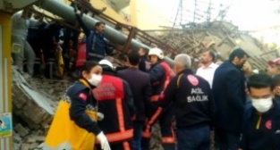 Malatya’da bina çöktü, enkaz altında kalanlar var