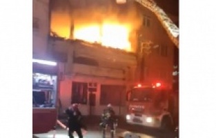 Piknik tüpü patladı, depo alev alev yandı