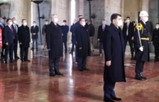 Anıtkabir’de 18 Mart Şehitleri’ni anma töreni düzenlendi