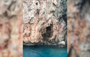 Antalya'da 30 metreden denize düşen kişi, kurtarıldı