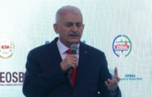 Binali Yıldırım: "Etrafımızda kurulmaya çalışılan tuzaklara karşı amansız bir mücadele veriyoruz"