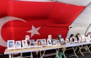 Diyarbakır anneleri kararlılıkla sürdürüyor