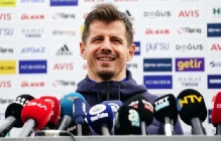 Emre Belözoğlu: Hem zekamı hem kalbimi sahaya koyacağım