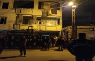 Evlenmelerine izin verilmeyen gençler 4 katlı evin damından el ele tutuşup aşağı atladı