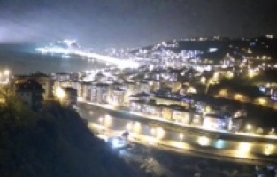 Geceyi yıldırımlar aydınlattı