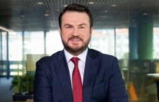 Kadın mühendisler teknoloji alanında istihdam ediliyor