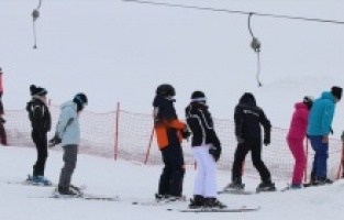 Kartalkaya'da kar kalınlığı 2 metreye yaklaştı